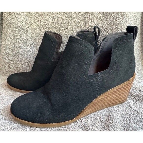 TOMS Women's Kallie Cutout Black Suede Booties Boot sz 10 Wedge Heel Ankle EUC‎ - Picture 1 of 9